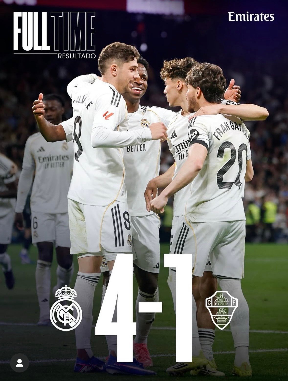 Jugadores del Real Madrid celebrando tras ganar 4-1 al Elche CF